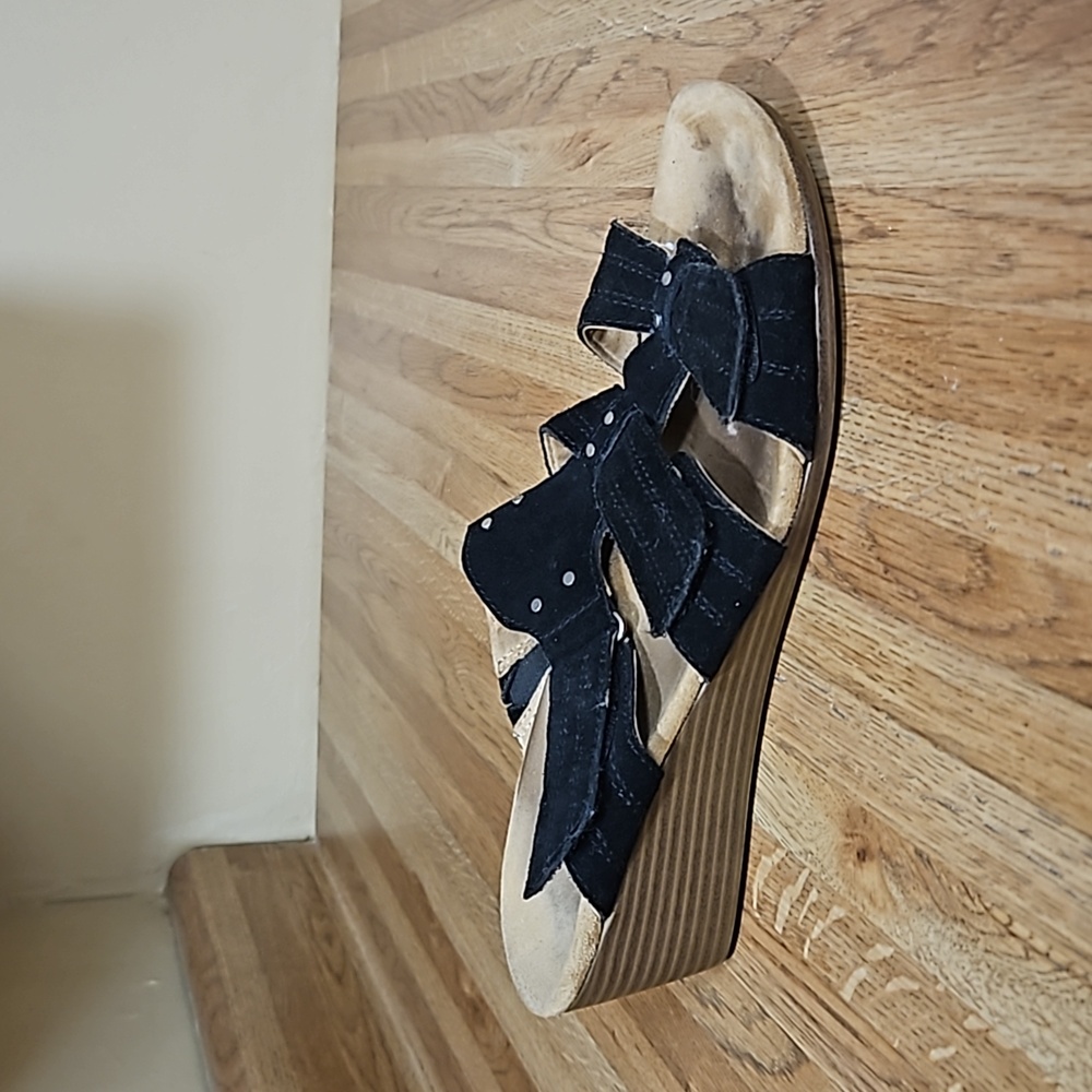 Vionic Adjustable Sandals 9 - image 5